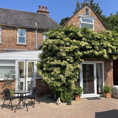شقة The Corner House, 36, Broadway Road, إيفيشام المظهر الخارجي الصورة