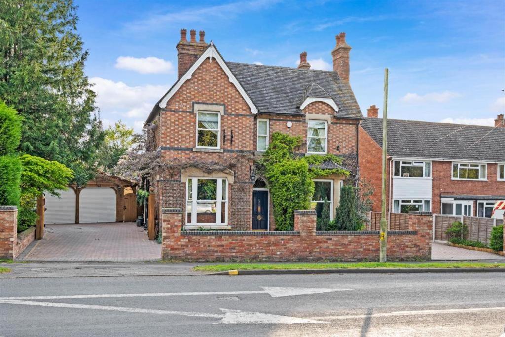 شقة The Corner House, 36, Broadway Road, إيفيشام المظهر الخارجي الصورة